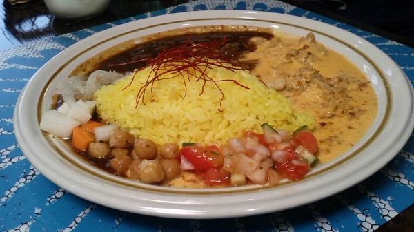 ・バターチキン ・牛すじペッパーカレー 2種850円(税込)