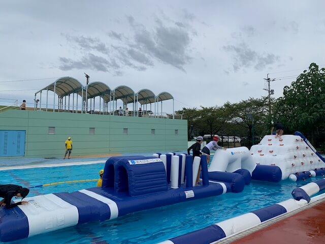 エミナース ナイト プール